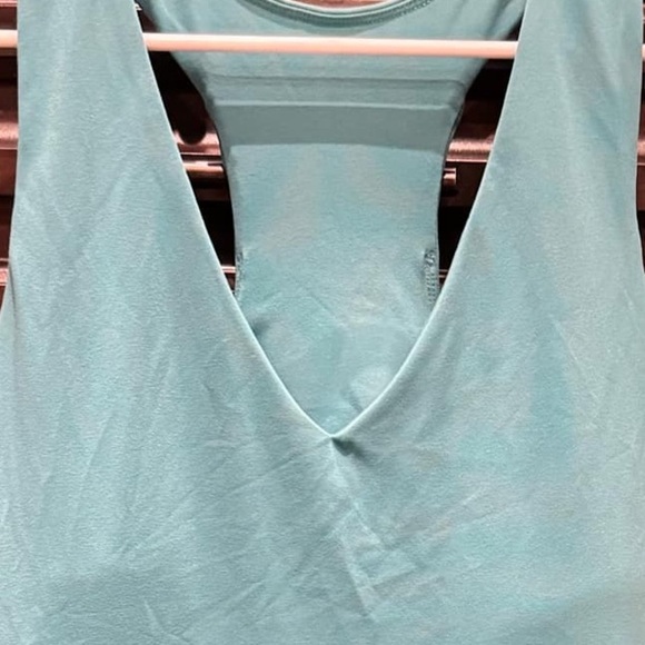 Fabletics Light Blue Sleeveless romper size LARGE Length 33in pit to pit 16in - Picture 5 of 5
